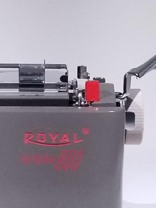 1959 Royal Futura 800 Manual Typewriter